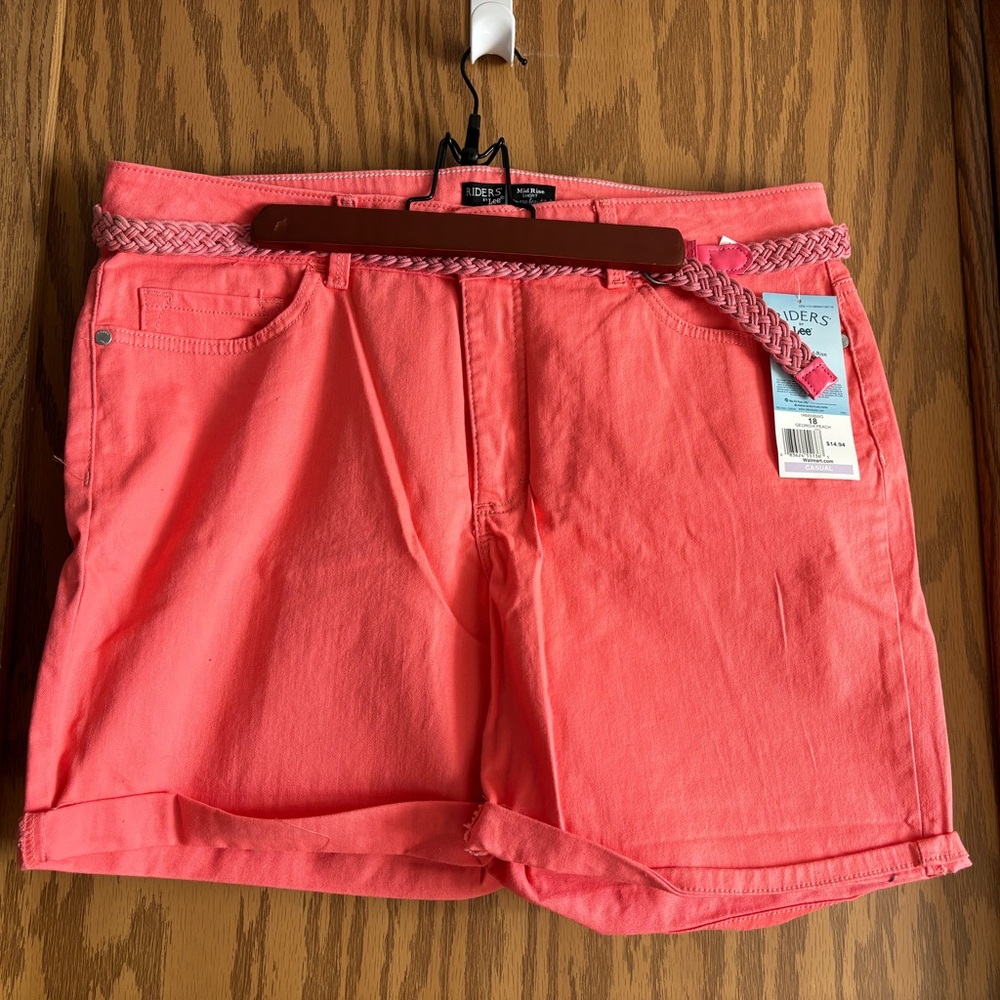 Riders by Lee shorts with belt. Size 18 they are a coral color “Georgia Peach”